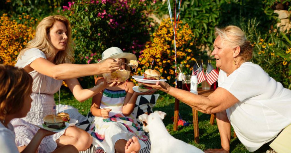 4th of July Wellness: From Hydration to Healthy Snacking